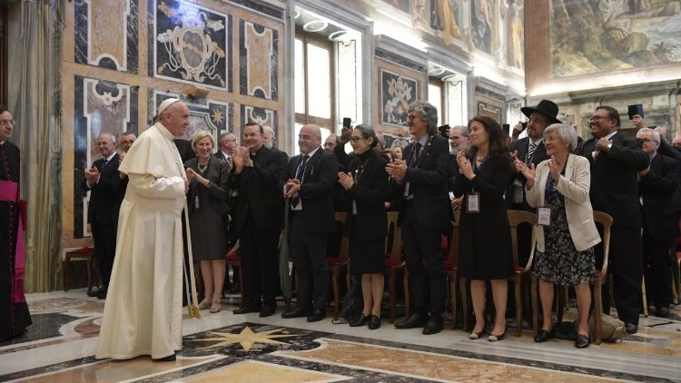 Папа Франциск на аудиенцията за делегация на Папската академия за живота