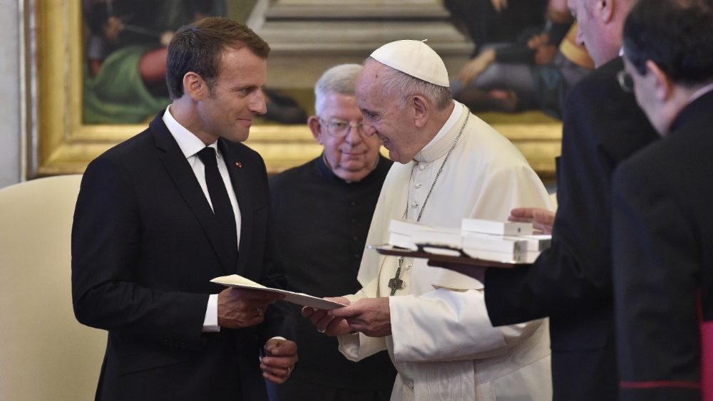 Le Pape François et le président Emmanuel Macron