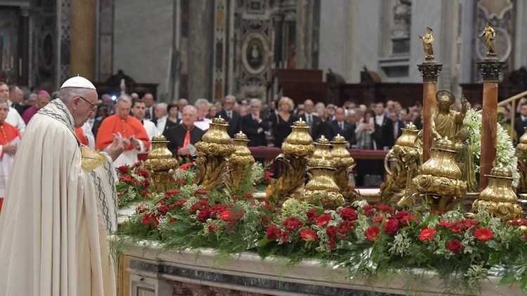   Papa duke kremtuar Koncistorin për krijimin e 14 kardinajve të rinj