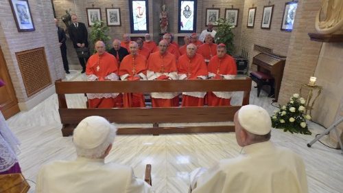 ビデオ：前教皇ベネディクト16世、新枢機卿らを祝福