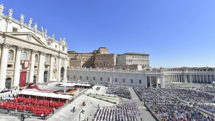 Festlich: Der Petersplatz bei der Papstmesse