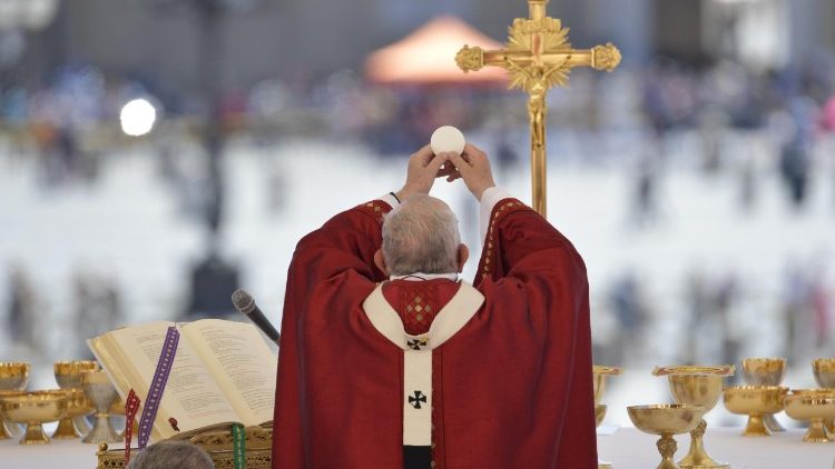 Papst Franziskus feiert die Heilige Messe am Hochfest Peter und Paul (Archivfoto)