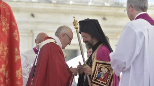Papstmesse: Nein zu „hohlem triumphalem Gehabe“