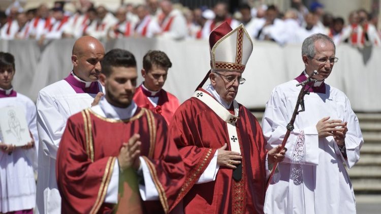 Le Pape François a présidé la messe de Saint Pierre et Saint Paul, place Saint-Pierre, vendredi 29 juin 2018.