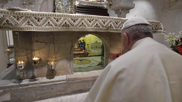 2018.07.07 Visita a Bari Venerazione Reliquie San Nicola cripta della Basilica CPF
