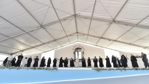 Pope Francis leads ecumenical prayer meeting in Bari, Italy