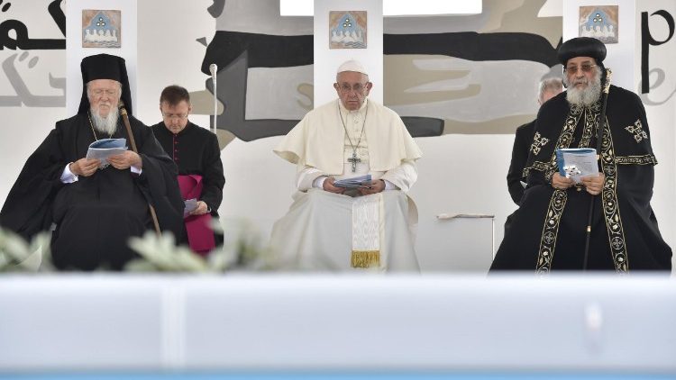 Påven ber tillsammans med katolska och ortodoxa patriarker