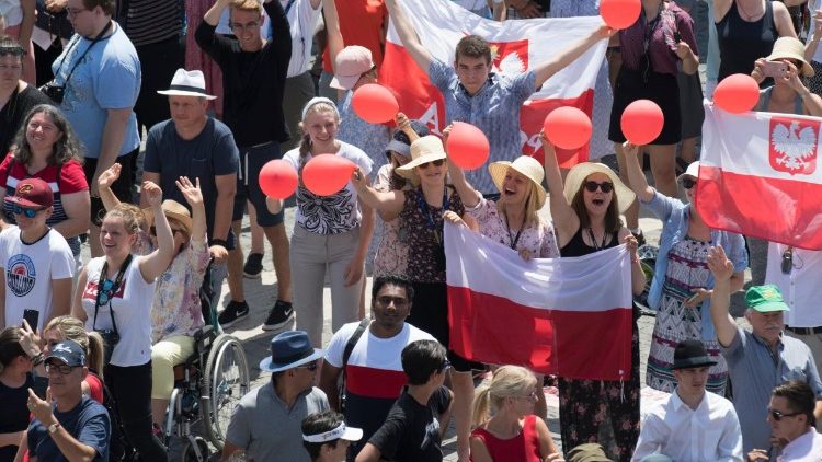 Polscy pielgrzymi na placu św. Piotra