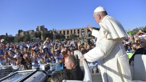 Папа Франциск: спешите навстречу Христу и братьям