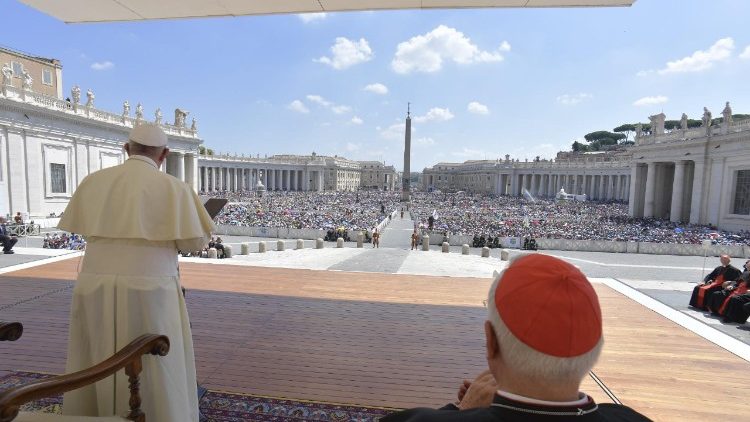 教皇フランシスコによる日曜正午の祈り、ローマ巡礼のイタリアの若者たちと、2018年8月12日