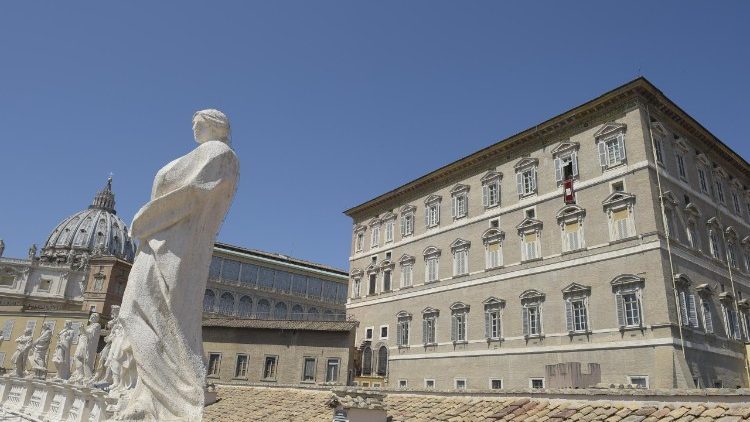 La pharmacie du Vatican est installée dans l'enceinte du Saint-Siège depuis la fin du XIXème siècle.