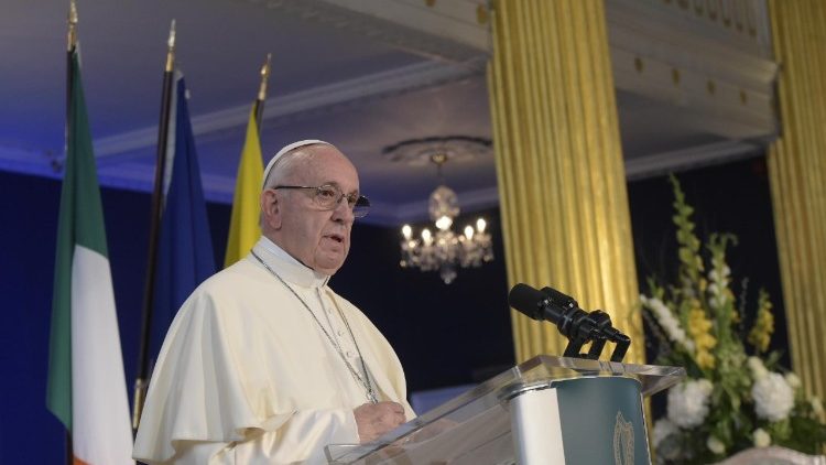 Påven talar i presidentpalatset i Dublin 