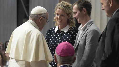 Devant des couples irlandais, le Pape François exhorte à une «révolution de l’amour»