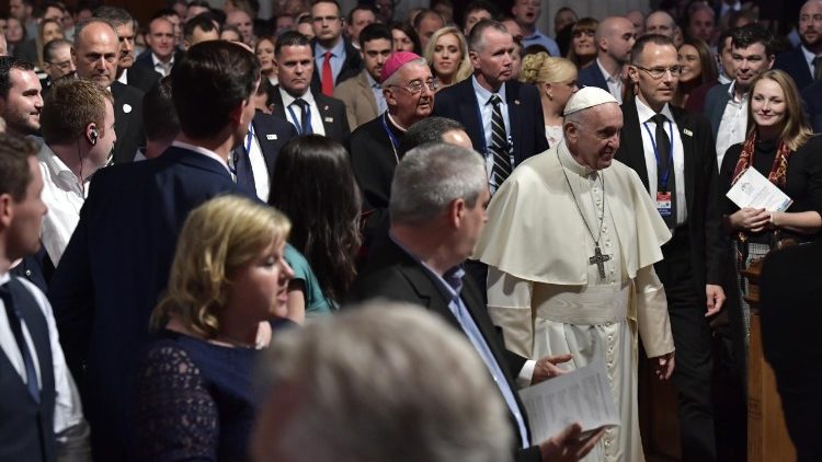 教皇フランシスコ、夫婦たちとの出会い、アイルランド・ダブリンの聖マリア臨時司教座聖堂で、2018年8月25日