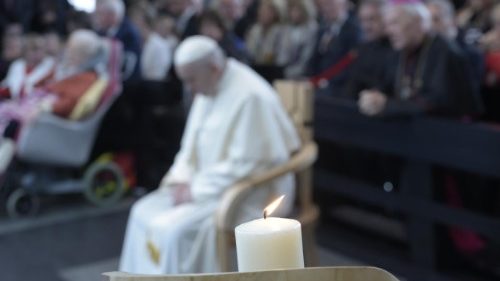 Påvens Angelus i Knock ”Aldrig mer övergrepp”