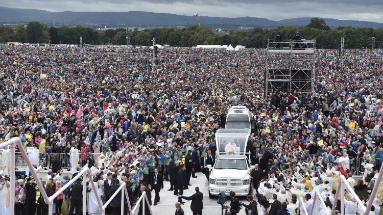 Svete maše v Dublinu, ki jo je papež daroval ob koncu svetovnega srečanja družin, bi se naj udeležilo 300.000 oseb