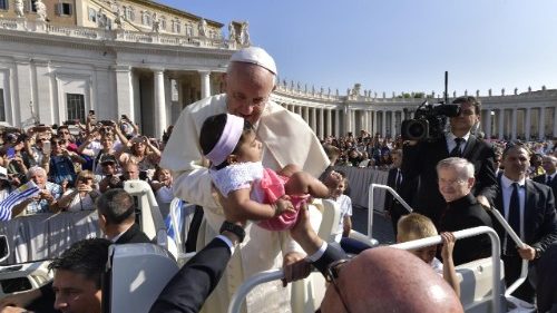 Catequesis del Papa: Familias, alegría para el mundo, irradien el amor de Cristo