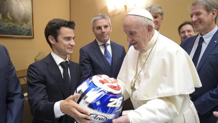 Papa Franjo s izaslanstvom sudionika motorističke utrke Velike nagrade San Marina