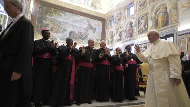 Papež František s novými biskupy z misijních území