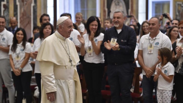 Papa Franjo sa sudionicima skupa o temi "Teologija nježnosti kod pape Franje"; Vatikan, 13. rujna 2018.