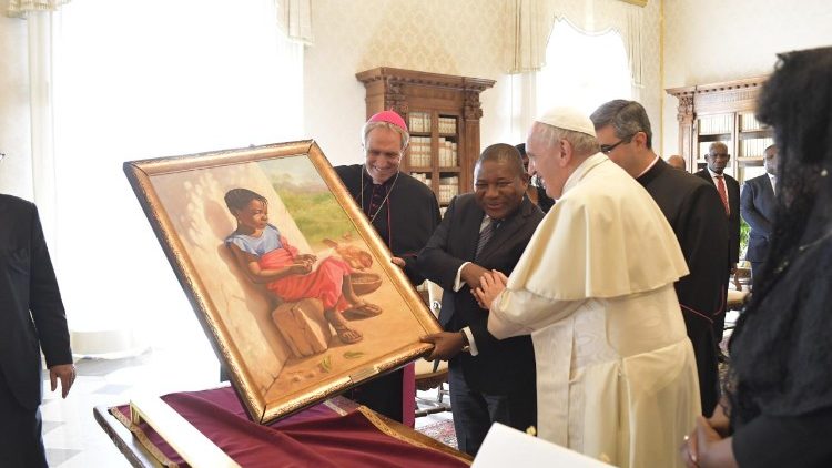 El Papa y el Presidente de Mozambique