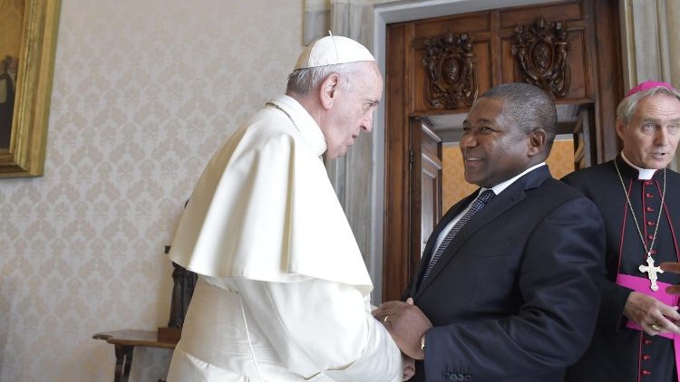 Papa Francisco e o Presidente Filipe Jacinto Nyusi