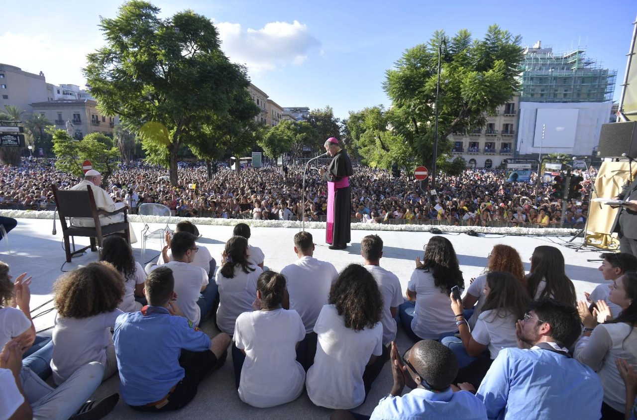 Kard. Bassetti:hakuna haja ya kujua kutembea juu ya maji,bali ni katika kupiga mbizi baharini hata katika dhoruba! - | vatican news