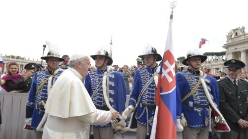 Pápež pozdravil 13. púť vojenského ordinariátu zo Slovenska 
