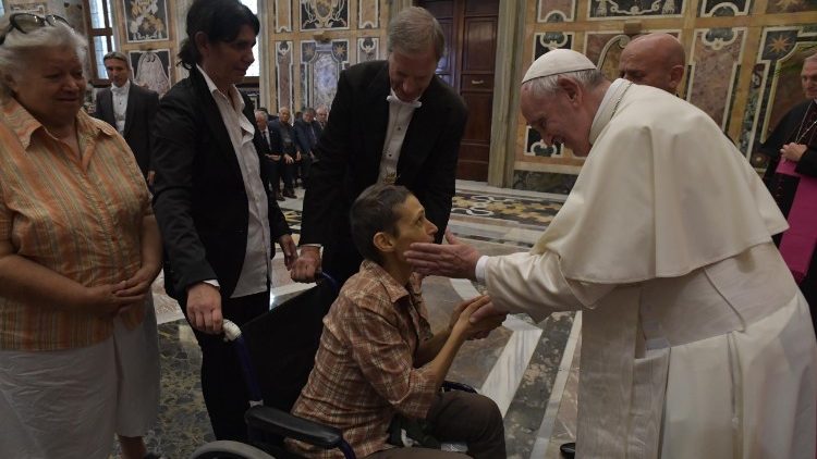 Аудиенция Папы инвалидам труда