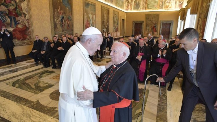 Папа падчас аўдыенцыі для арцыбіскупа Валенсіі