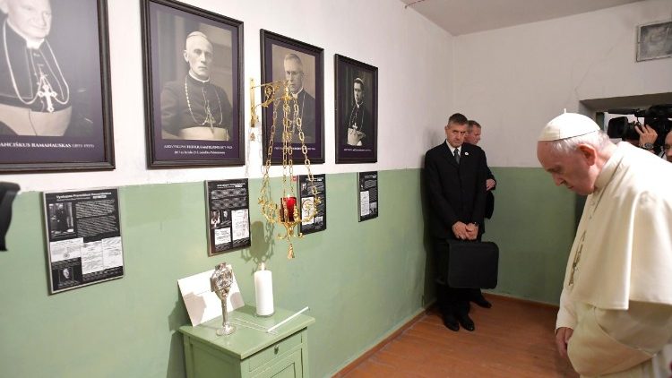  Папа Франциск в Музея на окупациите и борбите за свобода във Вилнюс