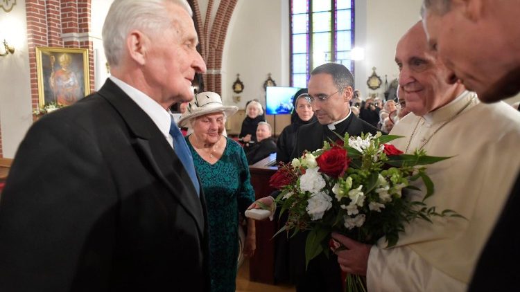 Pope addressing elderly at Saint James Cathedral, Riga 