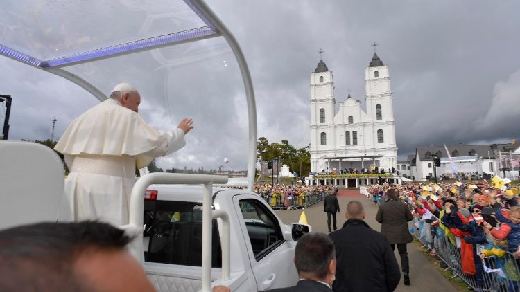 Papa Françesku në Aglona të Letonisë