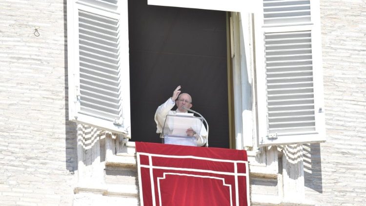 Pope Francis greets pilgrims in St Peter's Square for the midday Angelus