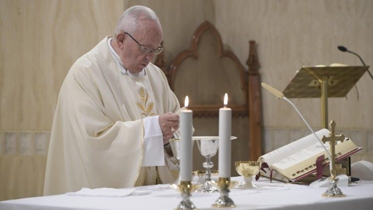Popiežius Pranciškus aukojo šv. Mišias Šventosios Mortos Namų koplyčioje 