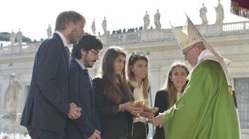 Папа відкриває Синод про молодь: будуйте світ, кращий від теперішнього