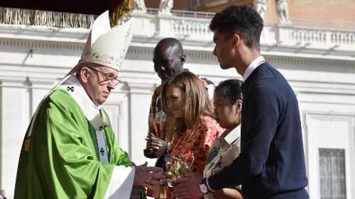Il Papa apre il Sinodo dei giovani: lo Spirito ci dia capacità di sognare e sperare