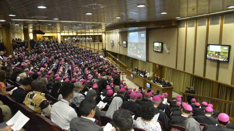 Ouverture des travaux de la  XVᵉ assemblée générale ordinaire du synode des évêques, Vatican, le 3 octobre 2018 