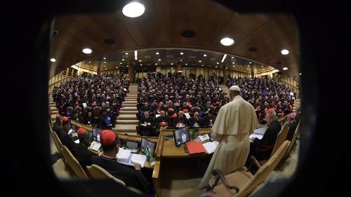 Papst eröffnet Synode: „Dies ist eine Übung im Dialog“