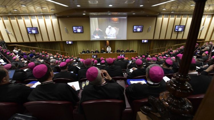 Les pères synodaux réunis en Salle du Synode pour la première Congrégation générale.