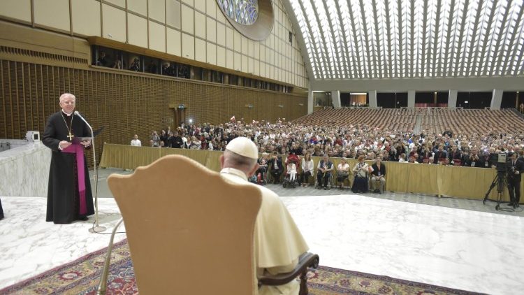 Påven tog emot polska pilgrimer i Paulus VI:s audienshall