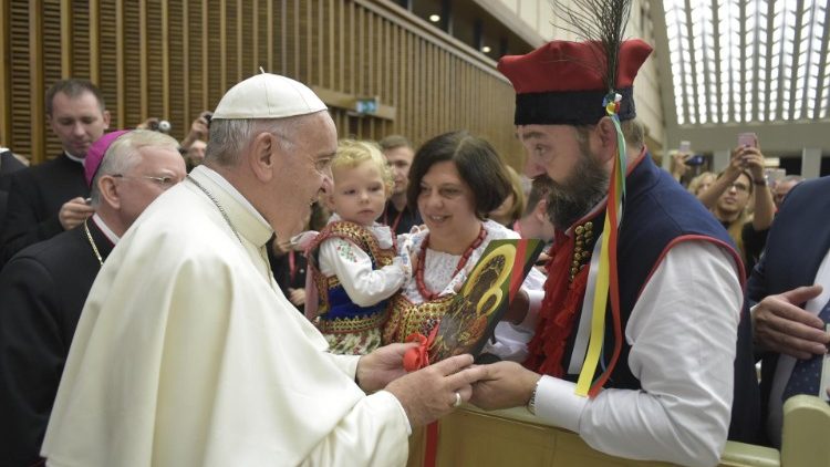 Папа Франциск на встрече с польскими паломниками