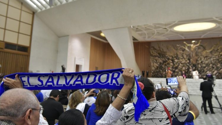 ĐGH tiếp 5 ngàn tín hữu El Salvador