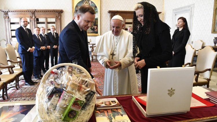 Papa com presidente da Polônia