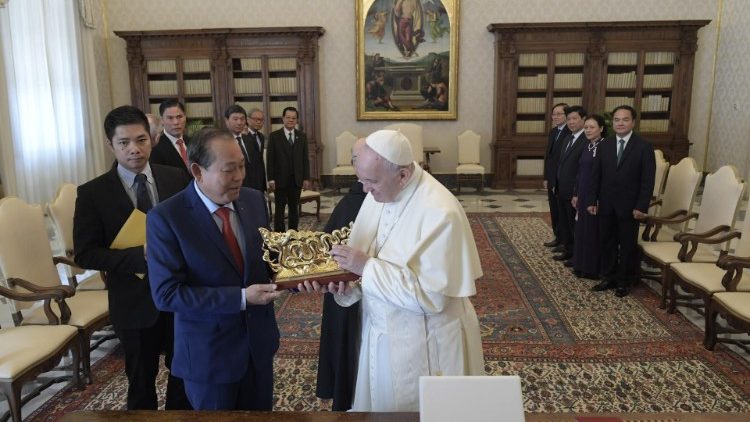 Obisk vietnamskega podpredsednika vlade pri papežu Frančišku 20. oktobra 2018.