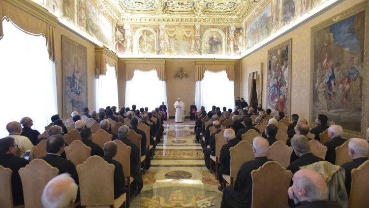 Papež Frančišek med srečanjem s pasijonisti
