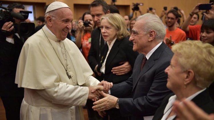 Archivbild: Der Papst bei einem Treffen für Jugend und Großeltern im Oktober 2018