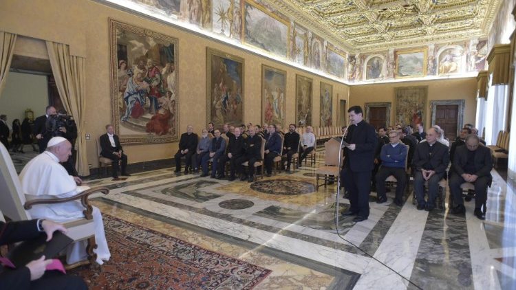 Папа Франциск на встрече с монашествующими в Ватикане