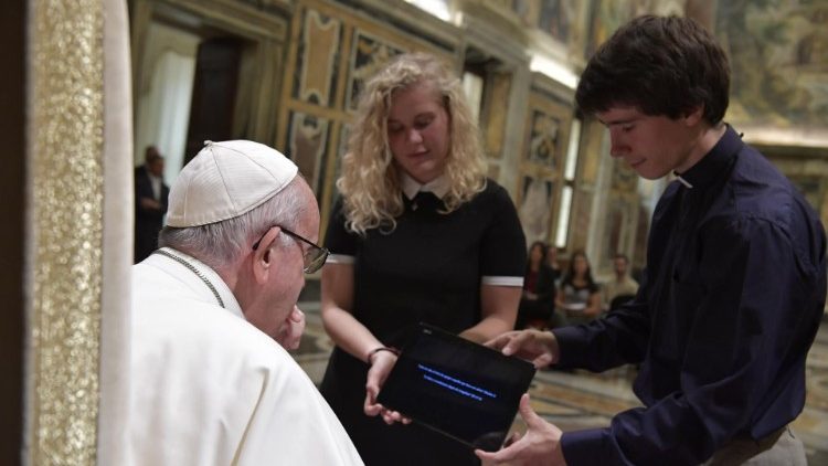 Папа Франциск на встрече с французской молодёжью