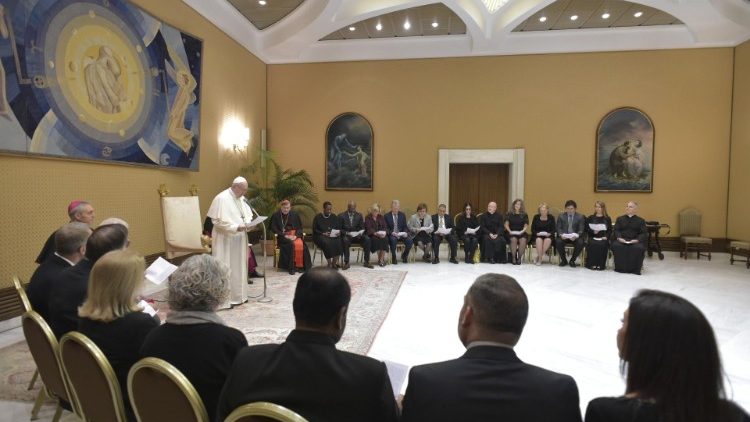 Папа падчас сустрэчы з членамі Амерыканскага Біблійнага Таварыства